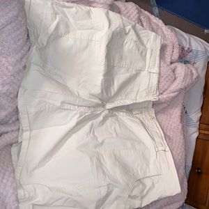 A womens size 18 skirt.